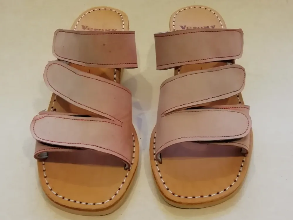93905 F 35 Nubuck Rood