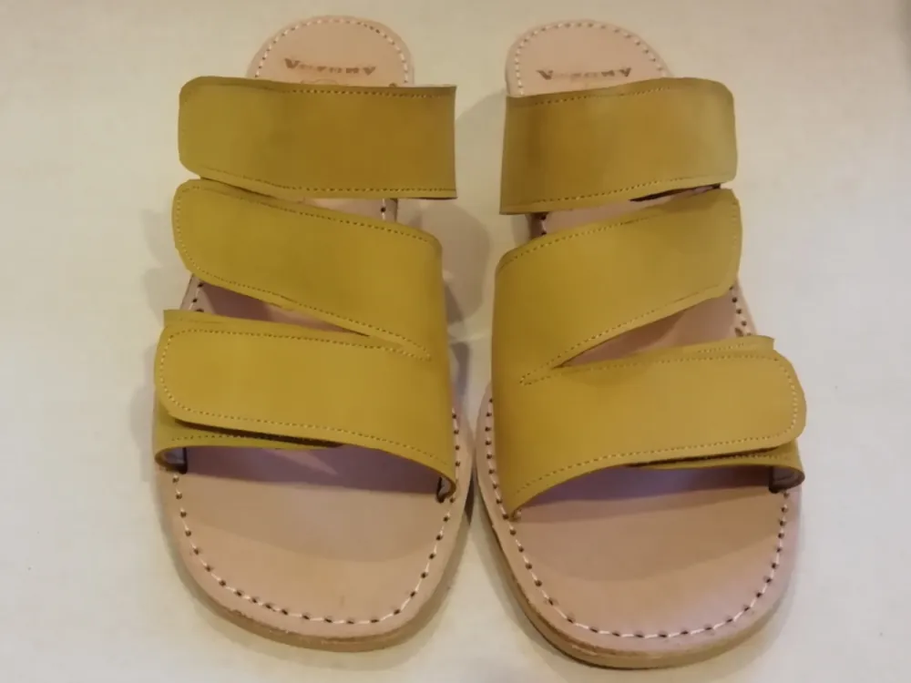 93905 F 41 Nubuck Golden