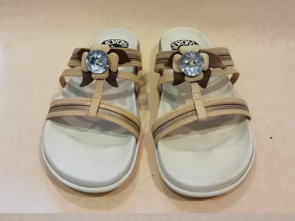 AW7930 F 35 Beige