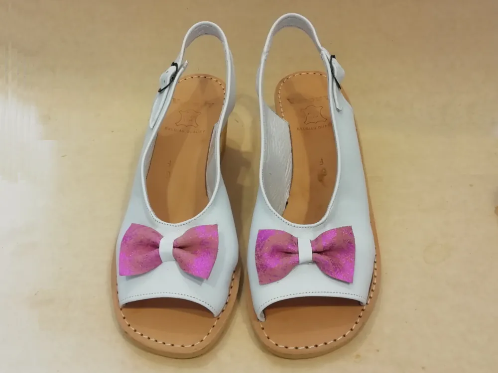 83104+ F 38 Ciervo Wit - Parma Fuchsia