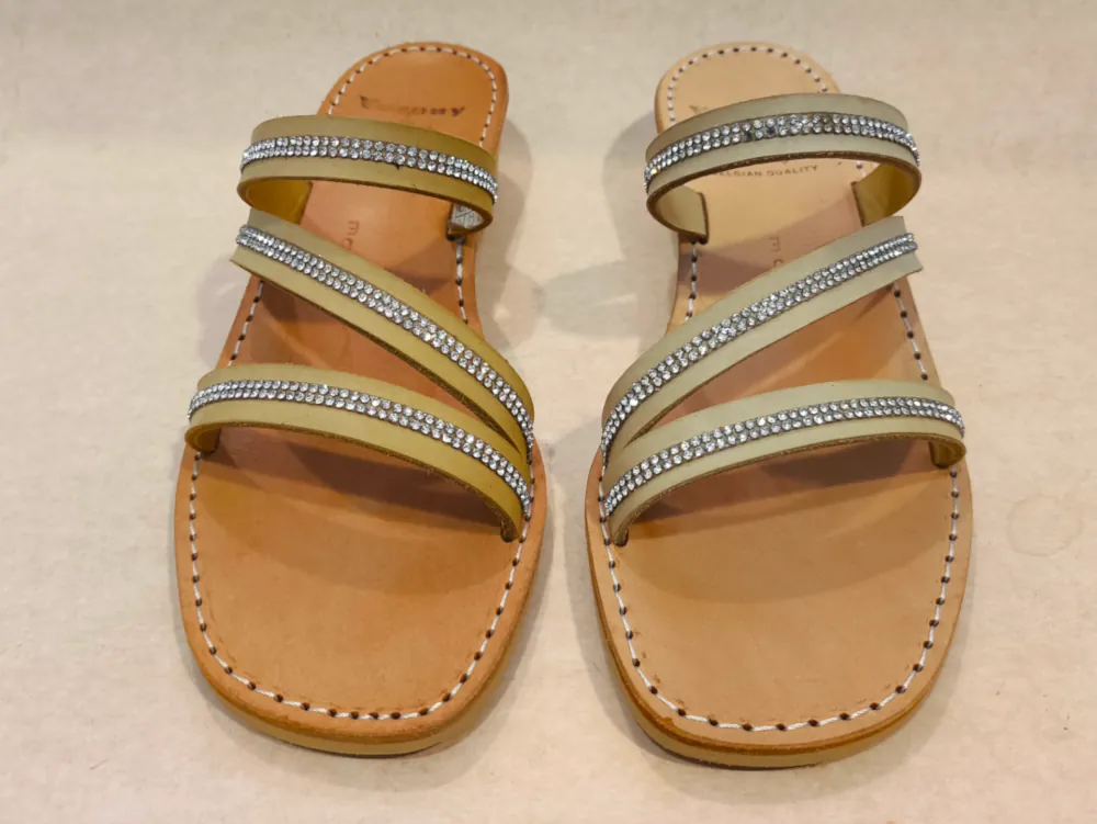 9313 E 38 Nubuck Golden