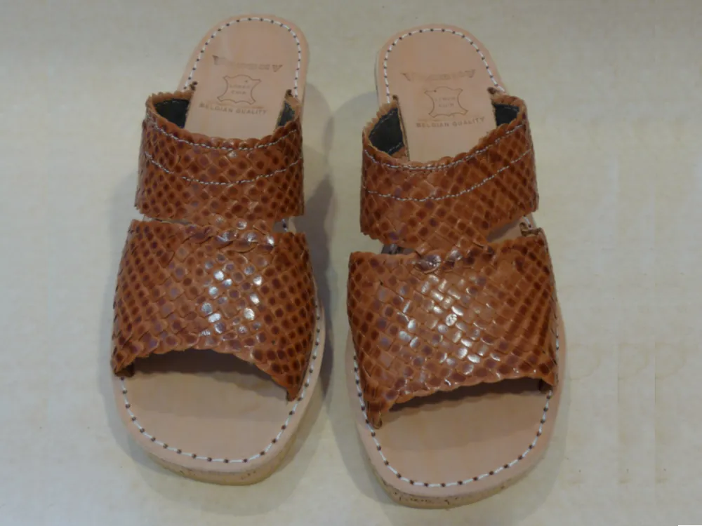 M04 F 38 Tressé Camel