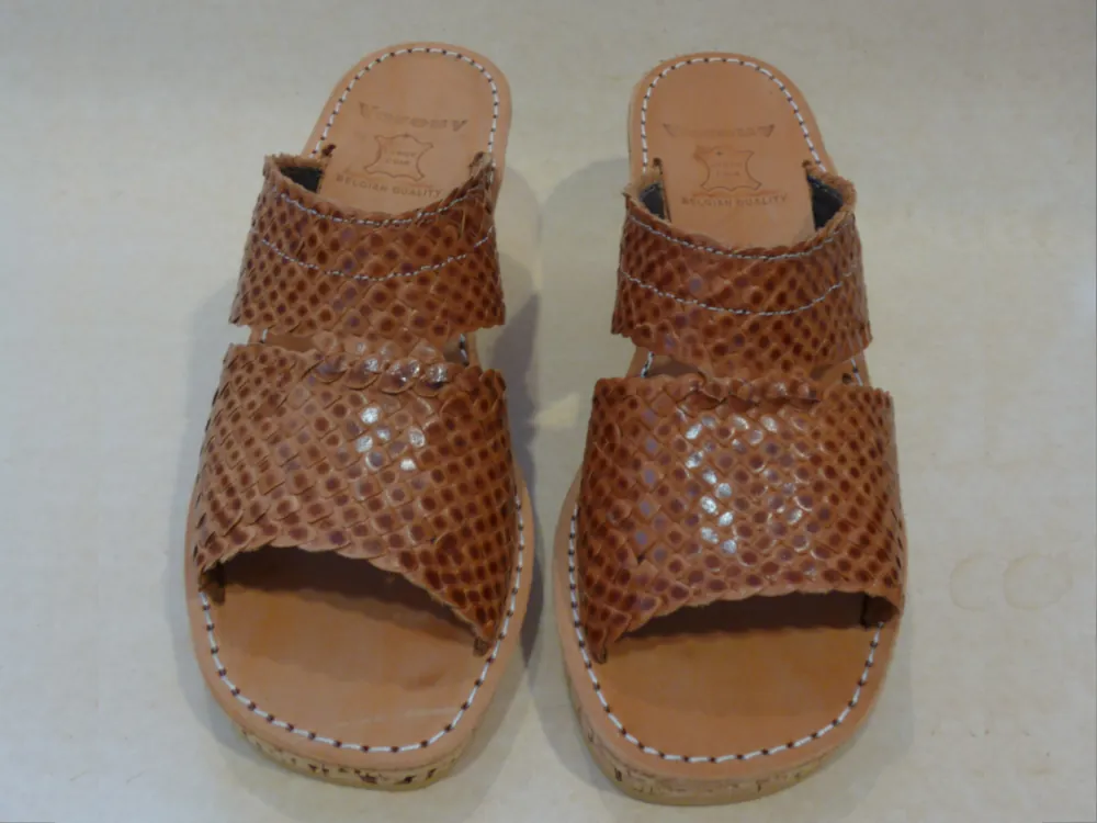 M04 F 38 Tressé Camel