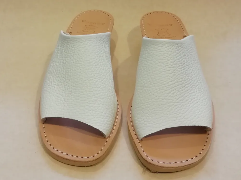 203 F 41 Grainé leder Wit