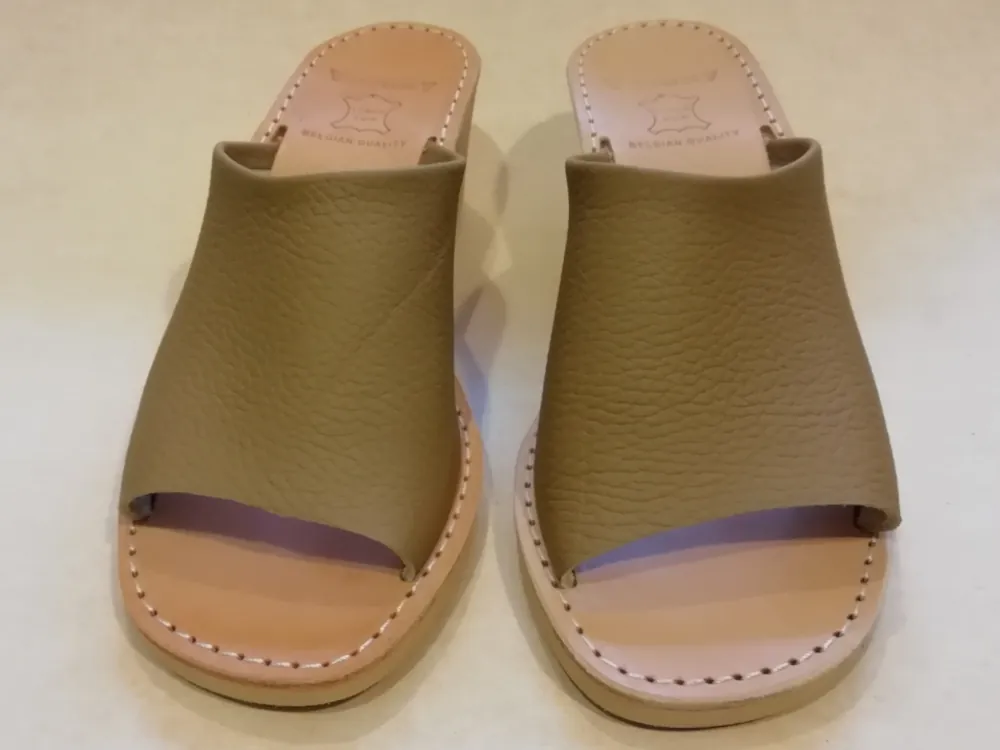 204 F 38 Grainé leder Tabaco
