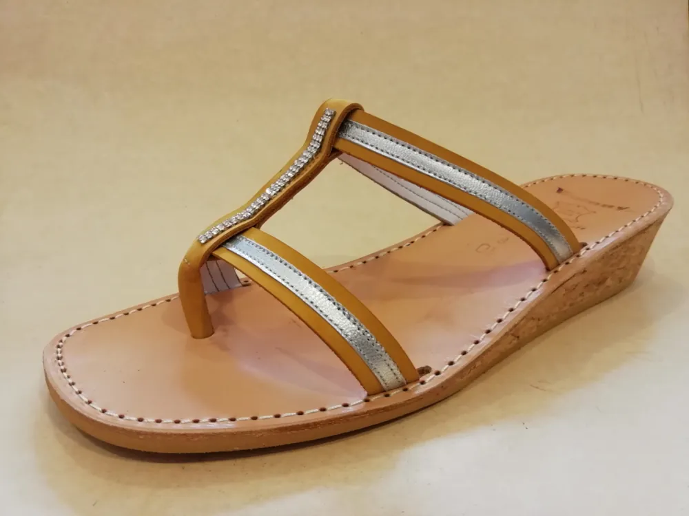 8313 F 42 Nubuck Golden