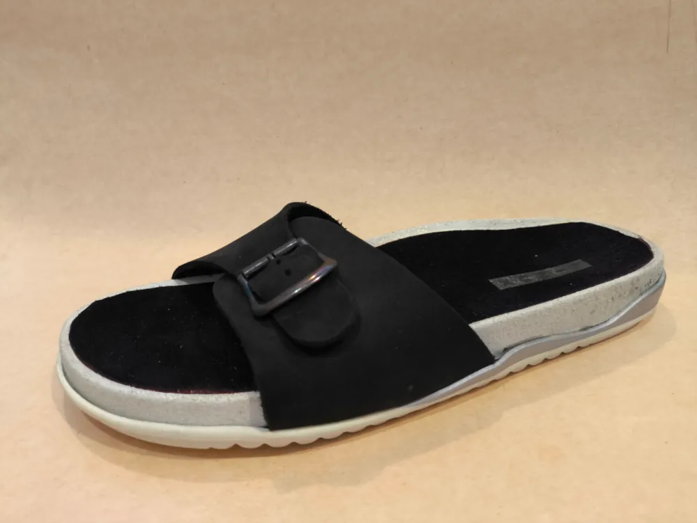 AW1280 F 38 Columbia Zwart
