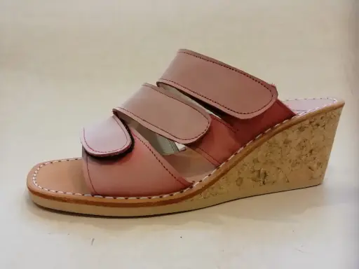 93905 F 35 Nubuck Rood