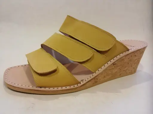 93905 F 41 Nubuck Golden