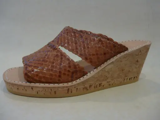 M04 F 38 Tressé Camel